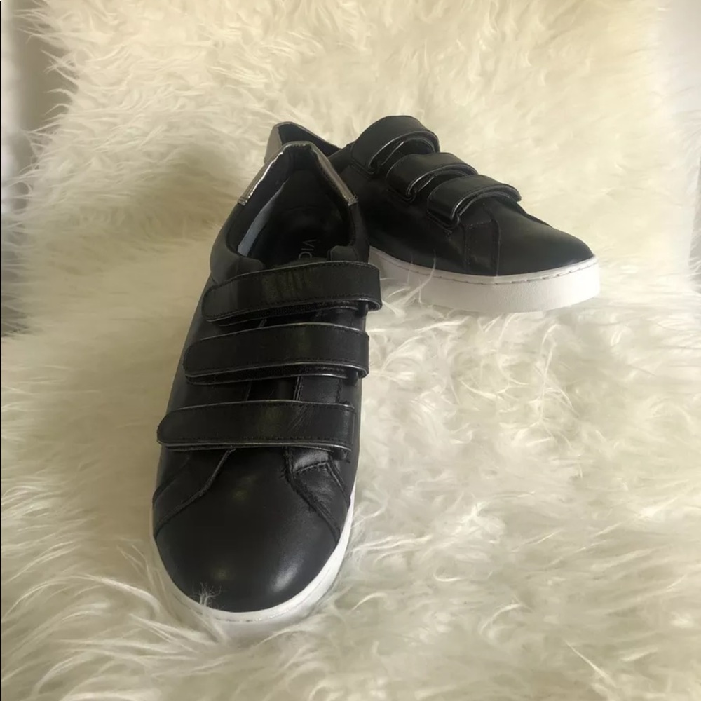Vionic Women's Splendid Bobbi Hook and Loop Strap Black Sneakers Size 10…